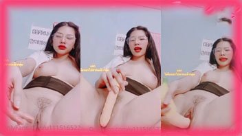 คลิปหลุดน้องมีมี่ โอนลี่แฟน u111516522 สาวสวยหุ่นxเบ็ดหีช่วยตัวเองอย่างเด็ด พร้อมเอาดิลโด้แข็งๆแหย่หีได้ฟินมากๆ ยัดรัวๆจนหีน้ำเงี่ยนเล็ดเลย